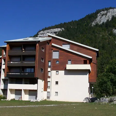 Cosy Au Pied Des Pistes, Parfait Pour Famille, Avec Balcon, Proche Golf Et Randonnees - Fr-1-515-99 Apartment *